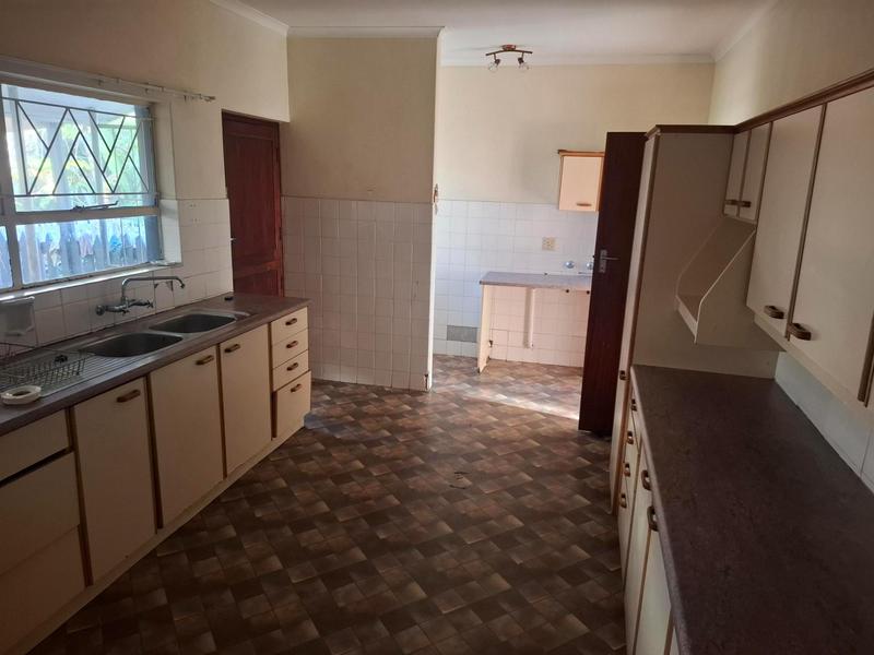 4 Bedroom Property for Sale in Oostersee Western Cape